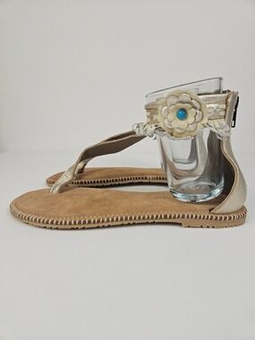 Manitobah Mukluks Wasaga Ankle Sandals Gold Leather Fringe Beaded Boho Size 9